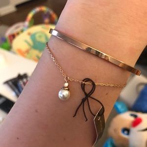 NWT Rose gold Henri bendel bracelet with pearl